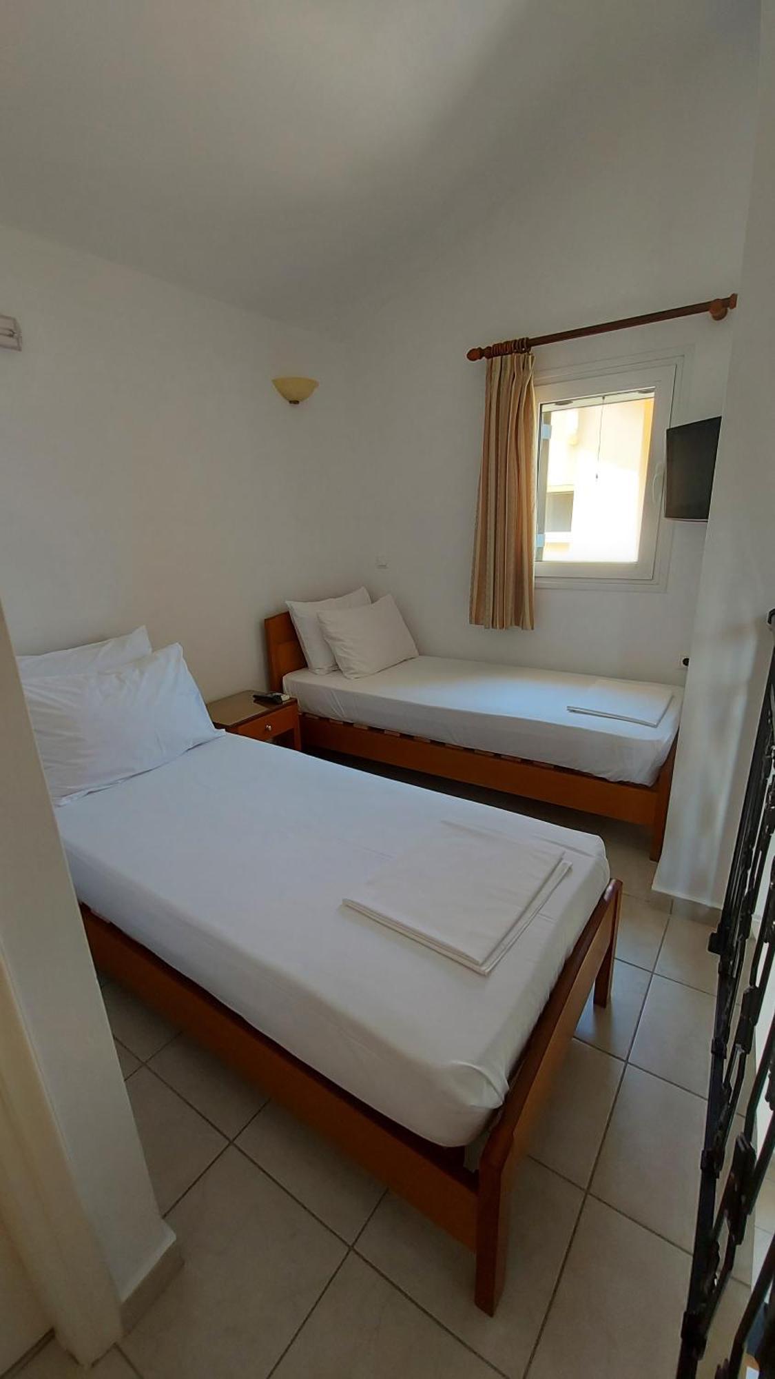 C-View Apartments Megalochori  Room photo